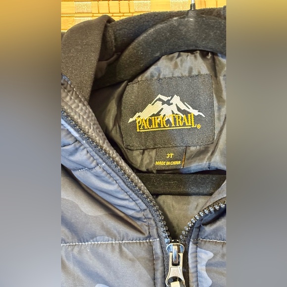 Pacific Trail black camouflage child insulated winter jacket with hoodie sz 3 T - Picture 2 of 6